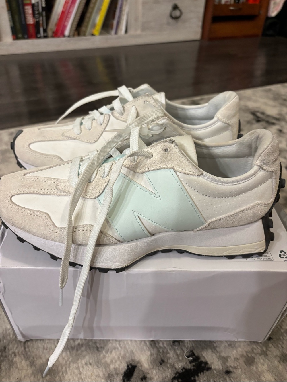 Brand New Women’s New Balance 327 Sneakers in Light Mint and White